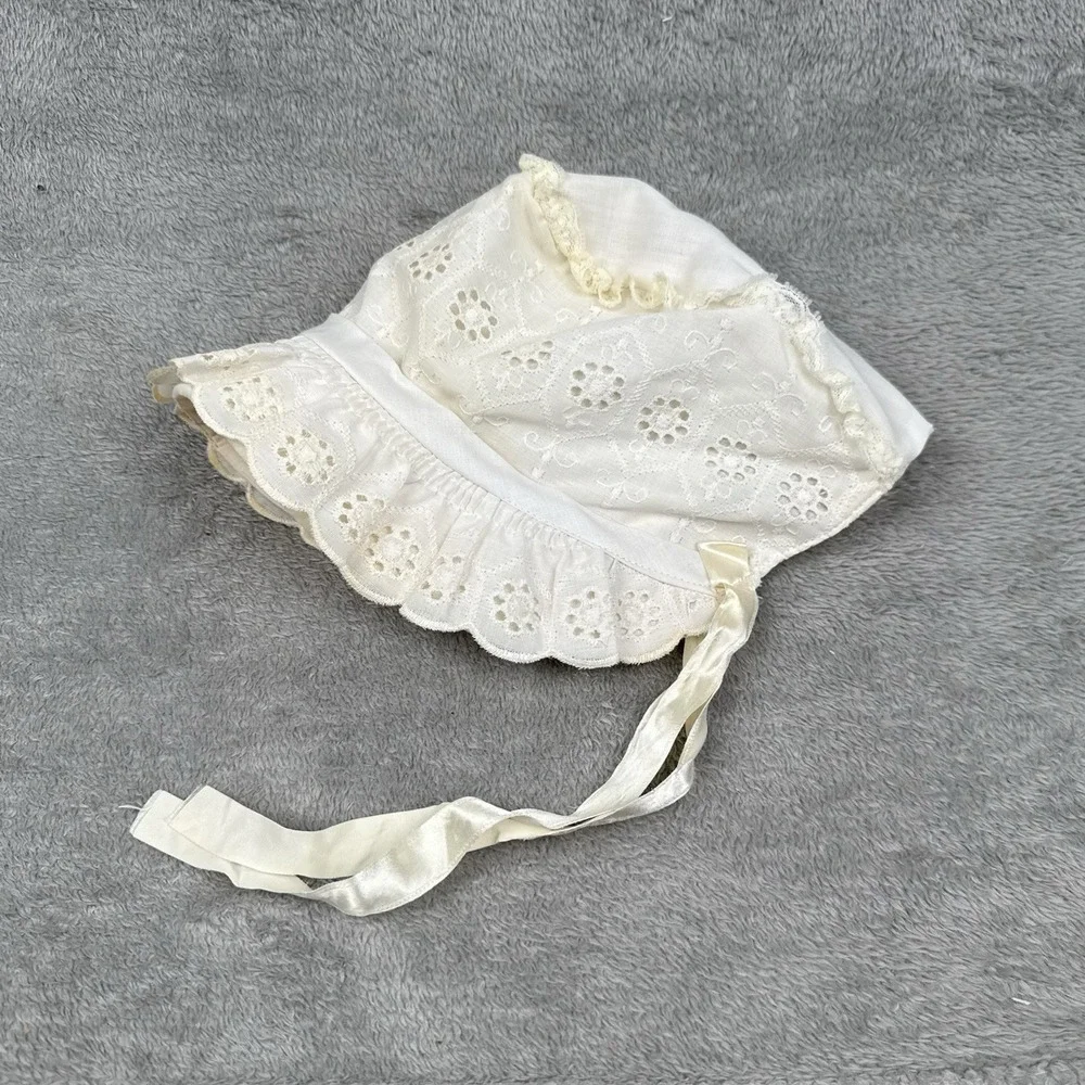 Vintage Primitive Baby Bonnet Off‎ White Cream Eyelet Cottagecore Country Hat
